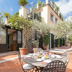 https://fontana-di-trevi-penthouse.it-romehotels.com