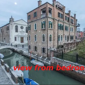 https://biennale-giardini-apartment.hotelslidodijesolo.com
